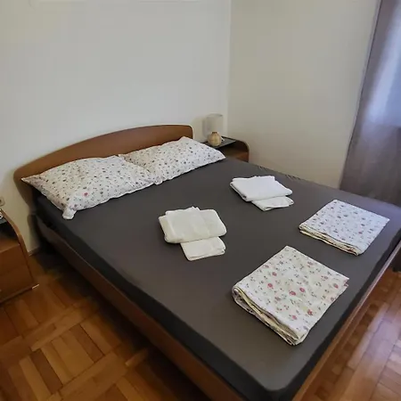 Oli Lejlighed Soline (Krk)